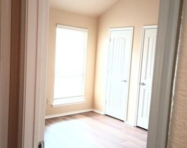 1817 Pecan Grove Drive - Photo Thumbnail 15