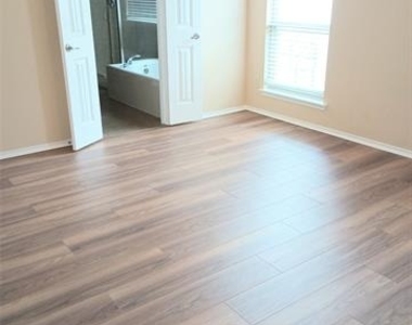 1817 Pecan Grove Drive - Photo Thumbnail 8