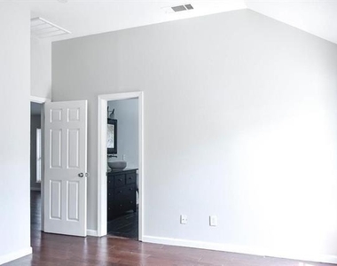 1705 Vista Verde Circle - Photo Thumbnail 11