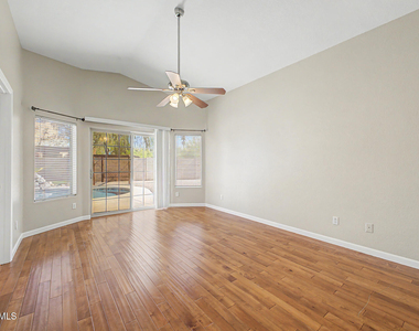 558 W Bluefield Avenue - Photo Thumbnail 13