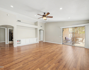 558 W Bluefield Avenue - Photo Thumbnail 7