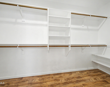 558 W Bluefield Avenue - Photo Thumbnail 18