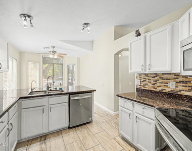 558 W Bluefield Avenue - Photo Thumbnail 11