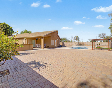 558 W Bluefield Avenue - Photo Thumbnail 27