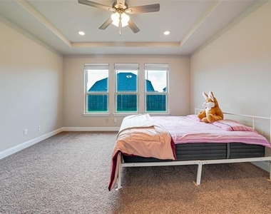707 Gatecrest Drive - Photo Thumbnail 11
