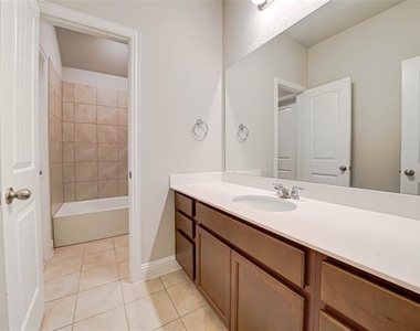 707 Gatecrest Drive - Photo Thumbnail 24