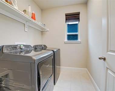 707 Gatecrest Drive - Photo Thumbnail 25