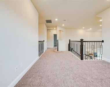 707 Gatecrest Drive - Photo Thumbnail 18