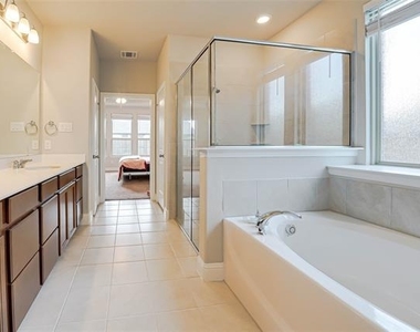 707 Gatecrest Drive - Photo Thumbnail 13