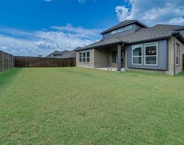 707 Gatecrest Drive - Photo Thumbnail 29