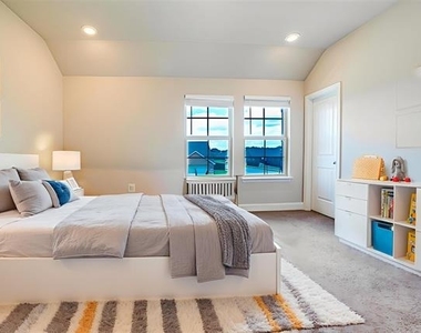 707 Gatecrest Drive - Photo Thumbnail 21