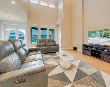 707 Gatecrest Drive - Photo Thumbnail 3