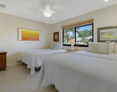 820 Club Drive - Photo Thumbnail 10