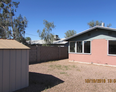 719 W 10th Street - Photo Thumbnail 45