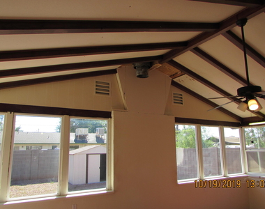 719 W 10th Street - Photo Thumbnail 38
