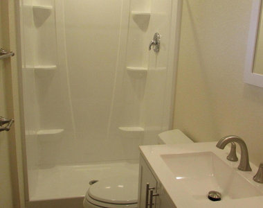 719 W 10th Street - Photo Thumbnail 27