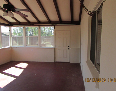 719 W 10th Street - Photo Thumbnail 33