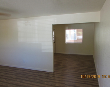719 W 10th Street - Photo Thumbnail 5