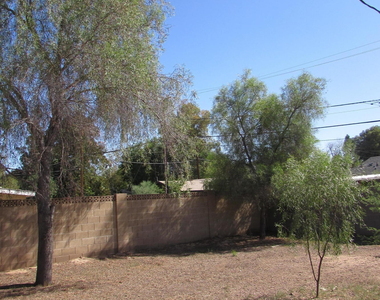 719 W 10th Street - Photo Thumbnail 41