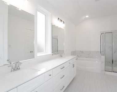 7205 Indian Paint Brush Lane - Photo Thumbnail 17