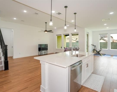 7205 Indian Paint Brush Lane - Photo Thumbnail 7