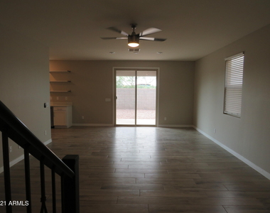 40537 W Helen Court - Photo Thumbnail 17