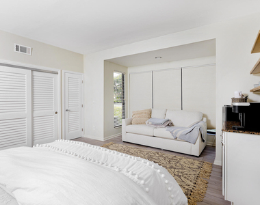 11818 Pebblewood Drive - Photo Thumbnail 1