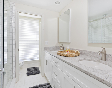 11818 Pebblewood Drive - Photo Thumbnail 4