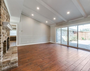 6707 Hillwood Lane - Photo Thumbnail 4
