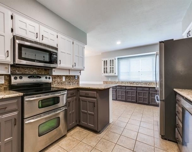6707 Hillwood Lane - Photo Thumbnail 6