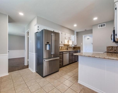 6707 Hillwood Lane - Photo Thumbnail 5