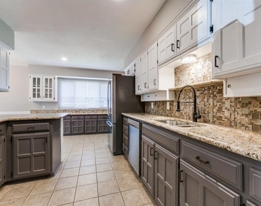 6707 Hillwood Lane - Photo Thumbnail 7