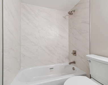 108 Paradise Harbour Boulevard - Photo Thumbnail 20