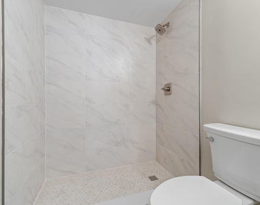 108 Paradise Harbour Boulevard - Photo Thumbnail 27
