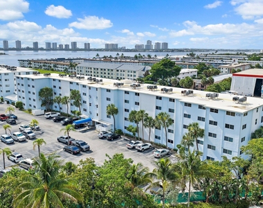 108 Paradise Harbour Boulevard - Photo Thumbnail 29