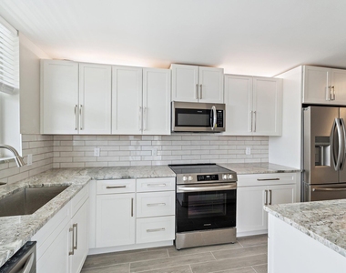 108 Paradise Harbour Boulevard - Photo Thumbnail 14