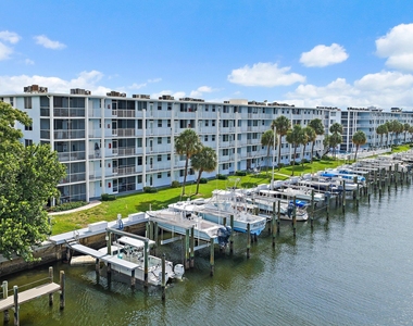 108 Paradise Harbour Boulevard - Photo Thumbnail 41