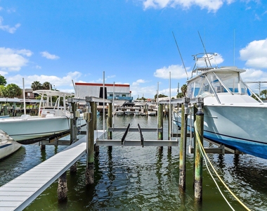 108 Paradise Harbour Boulevard - Photo Thumbnail 46