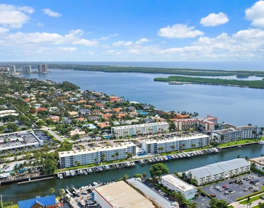 108 Paradise Harbour Boulevard - Photo Thumbnail 40