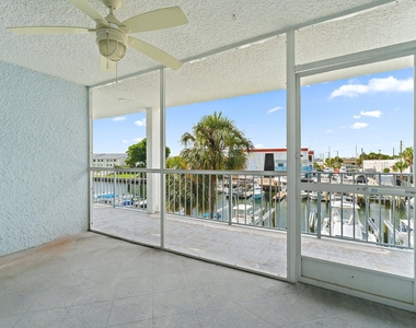 108 Paradise Harbour Boulevard - Photo Thumbnail 1