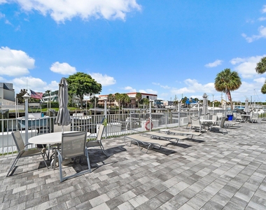 108 Paradise Harbour Boulevard - Photo Thumbnail 33