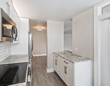 108 Paradise Harbour Boulevard - Photo Thumbnail 15