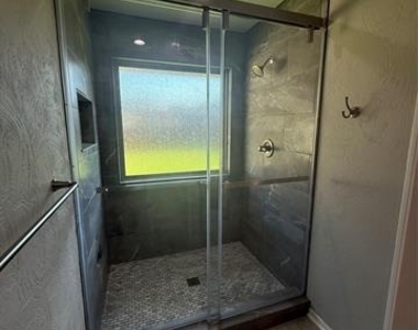 4545 Miami Drive - Photo Thumbnail 23
