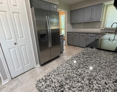 4545 Miami Drive - Photo Thumbnail 8