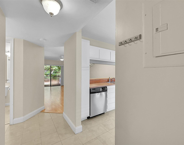 2518 Nw 89th Drive - Photo Thumbnail 3