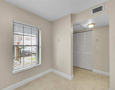 2518 Nw 89th Drive - Photo Thumbnail 14