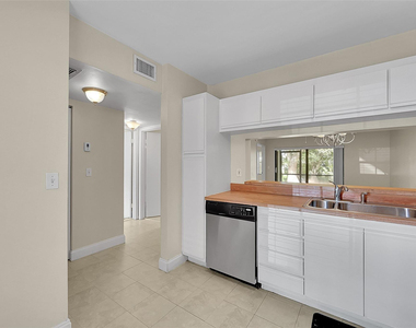 2518 Nw 89th Drive - Photo Thumbnail 13