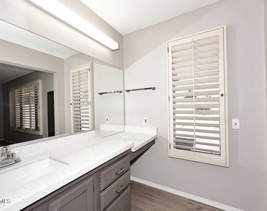 17218 N Desert Glen Drive - Photo Thumbnail 24