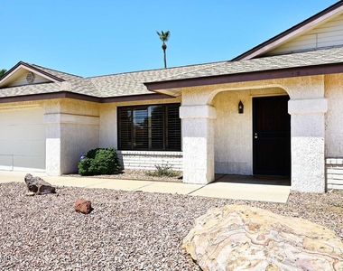 17218 N Desert Glen Drive - Photo Thumbnail 2
