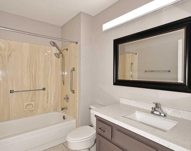 17218 N Desert Glen Drive - Photo Thumbnail 20